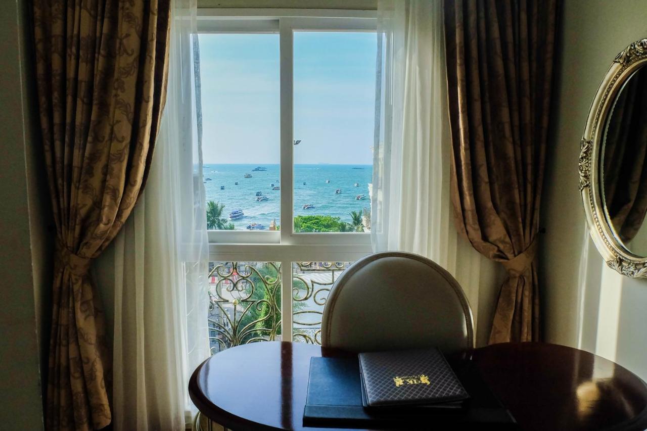 Lk The Empress Отель 4*