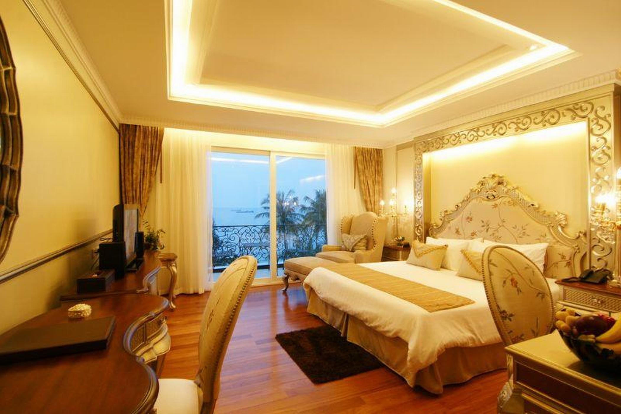 Отель Lk The Empress 4*