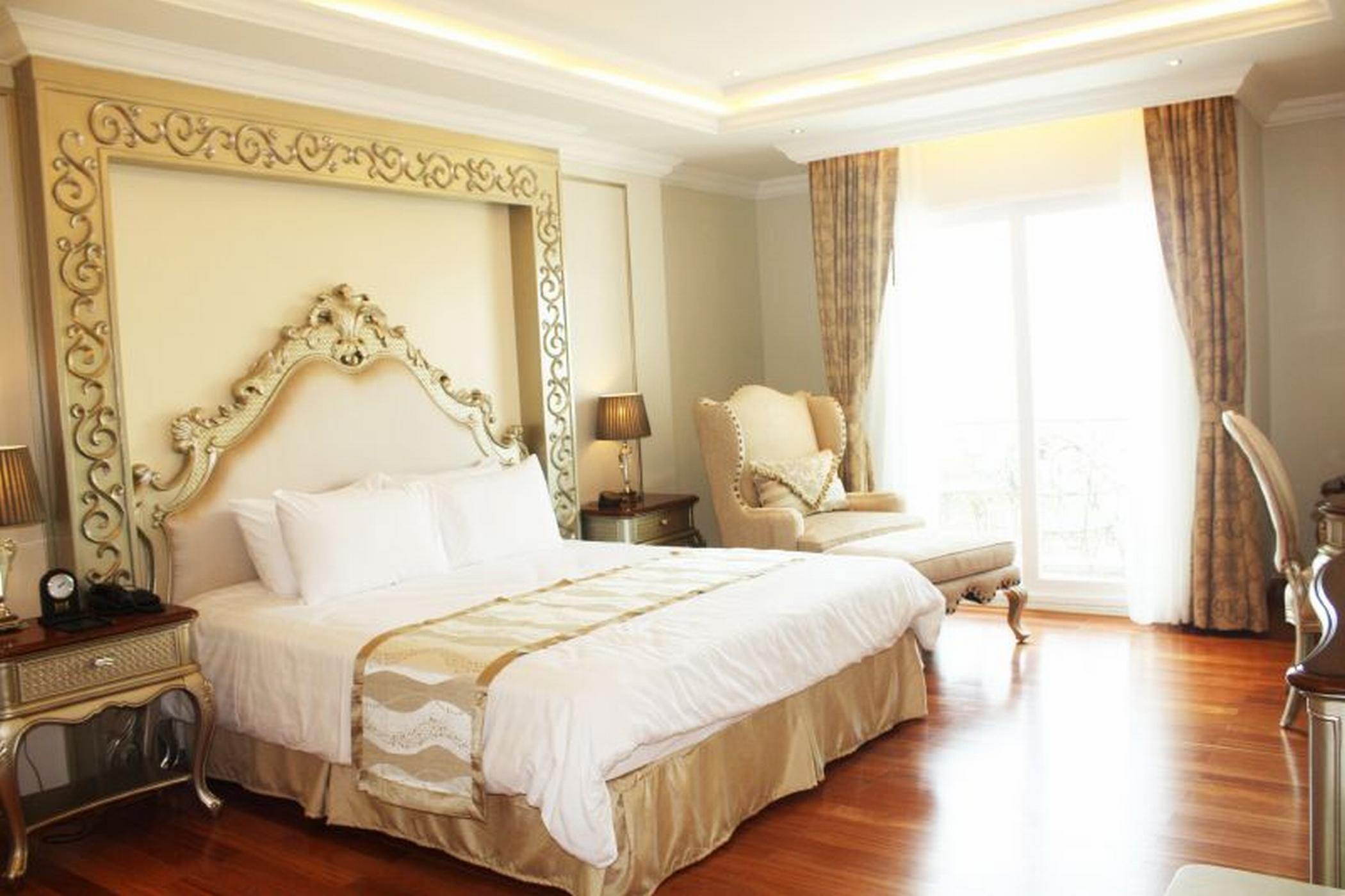 Lk The Empress Отель 4*