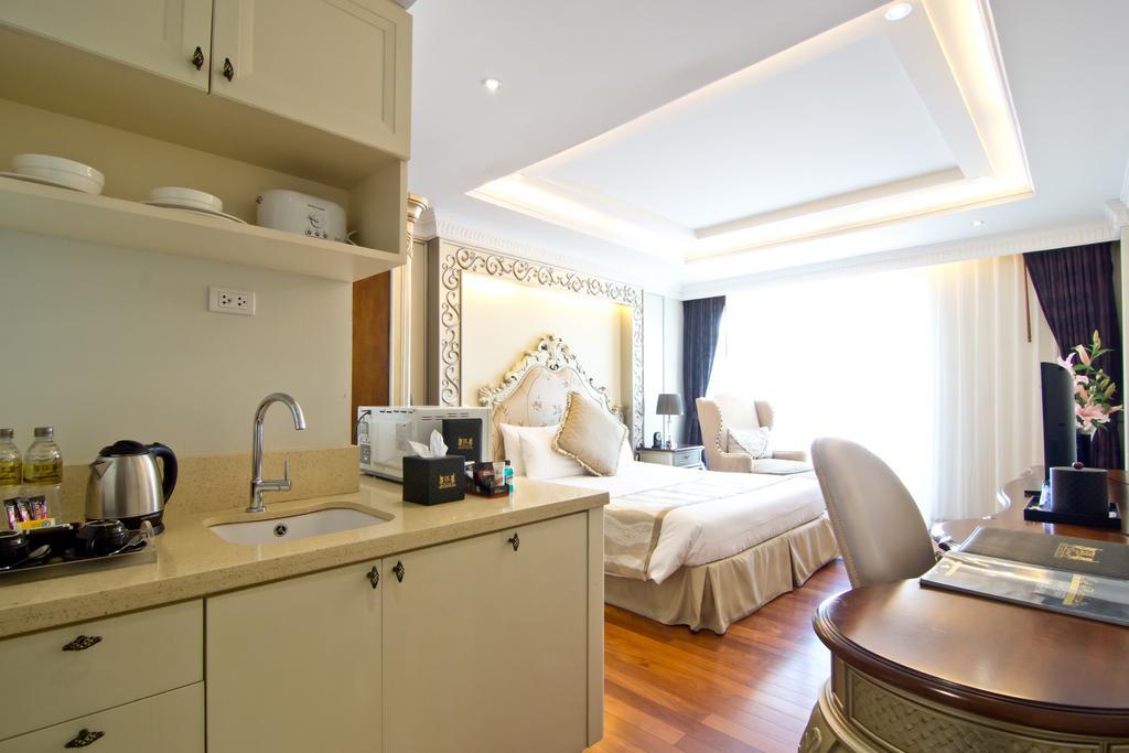 Lk The Empress Отель 4*